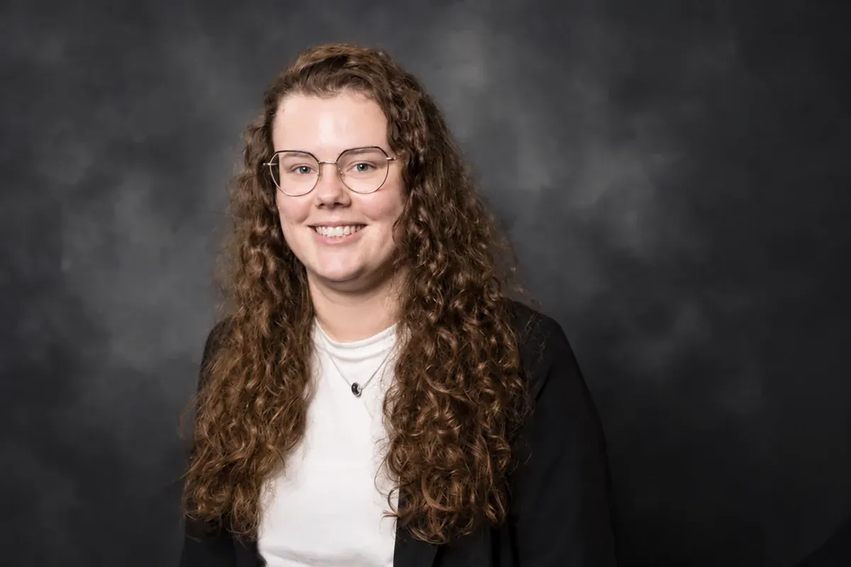 Aniek de Vries - Korhorn, Juridisch Assistent